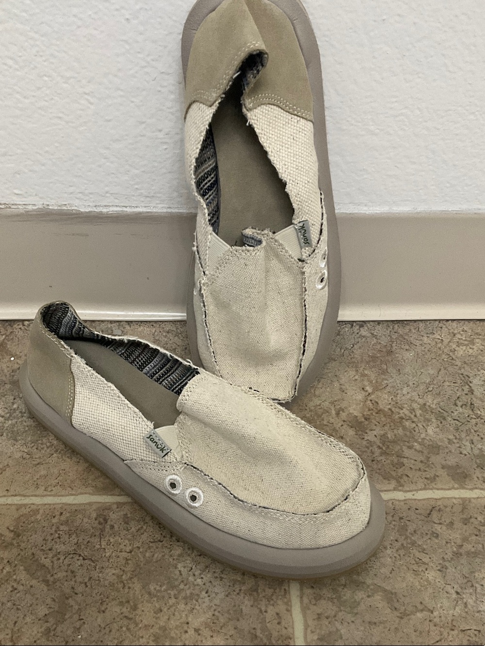 Sanuk Women’s Beige Canvas Slip-On Loafers